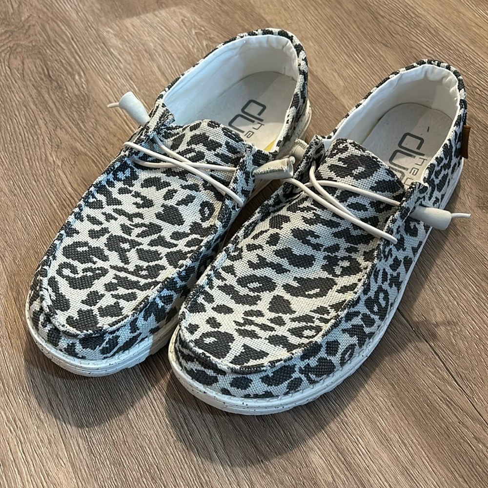 Hey Dude Wendy Woven Cheetah Grey Size 10 Excellent Never Worn Outside